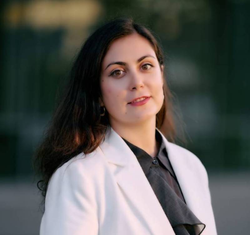 Ms Anna Deeva